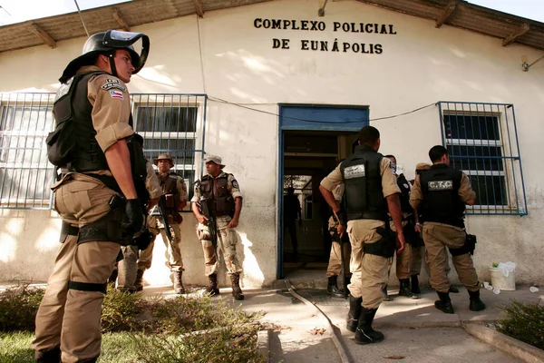 Eunapolis Bahia Brazílie Ledna 2010 Policisté Kontrolují Vězně Během Nepokojů — Stock fotografie