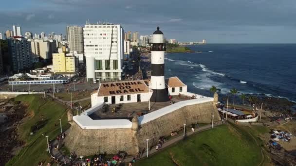 2021年9月12日 萨尔瓦多市圣安东尼奥要塞 Farol Barra 的航拍 — 图库视频影像