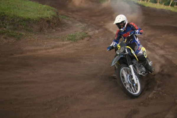 2009 폴리스의 지대에서 크로스 훈련을 오토바이를 — 스톡 사진