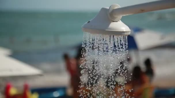 Salvador Bahia Brasil Septiembre 2021 Ducha Una Playa Ciudad Salvador — Vídeo de stock