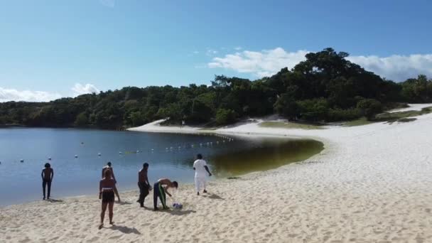 Salvador Bahia Brazil September 2021 Capoeristas Zijn Zien Een Capoeira — Stockvideo