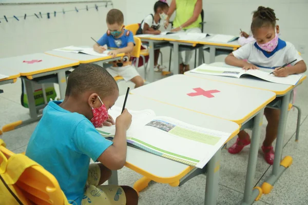 Salvador Bahia Brazil Szeptember 2021 Salvador Város Önkormányzati Hálózatának Diákjai — Stock Fotó