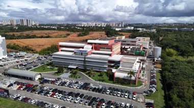 Salvador, Bahia, Brezilya - 16 Temmuz 2025: Salvador kentindeki Cenai Cimatec tesislerinin havadan görünüşü.