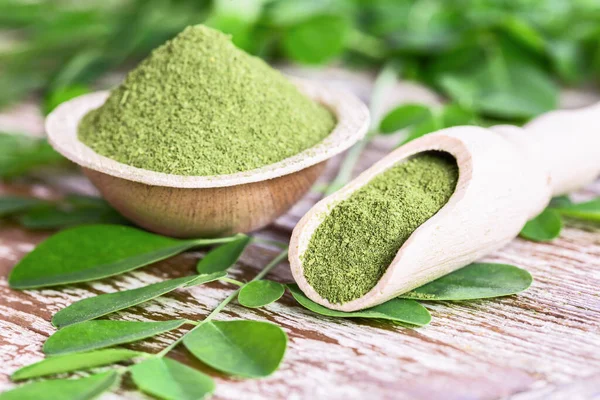 Moringa Pulver Moringa Oleifera Kokosnussschale Mit Original Frischen Moringa Blättern — Stockfoto