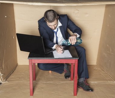 işadamı tepesi alkol işyerinde