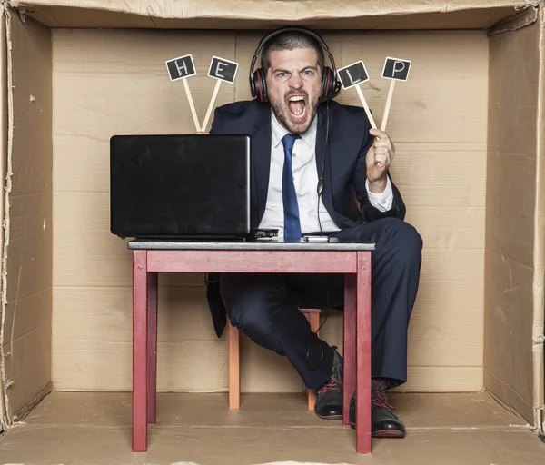 Zakenman bellen voor hulp — Stockfoto