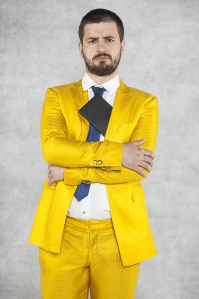 Hombre de negocios serio y sobre que sobresale de la chaqueta —  Fotos de Stock