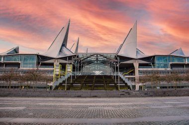 Antwerpen, Belçika - 5 Şubat 2021: Antwerp, Antwerp Bölümü, Antwerp Bölge Mahkemesi 'ne giriş fotoğrafı