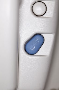 Kapıyı açmak için düğmesini