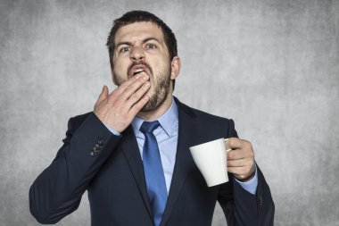 Öğle yemeği yemeyi işadamı