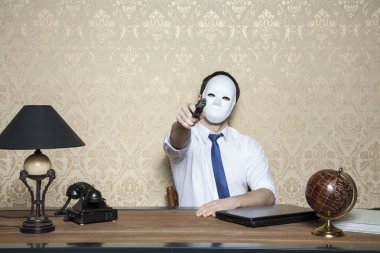 silahlı bir işadamı bir suçludur