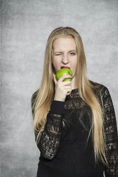 Time to eat fruit — Stock Photo, Image