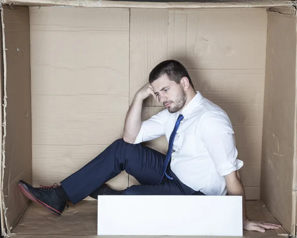 Uomo d'affari depresso dopo aver perso il lavoro — Foto Stock