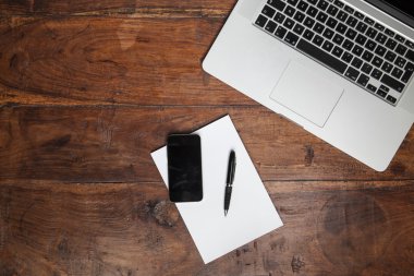 Ofis Masası, kopya alanı ve telefon