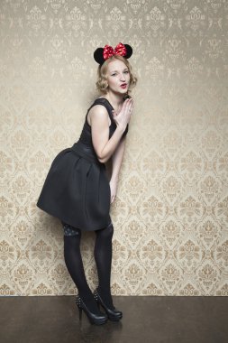 Wink, genç güzel kız