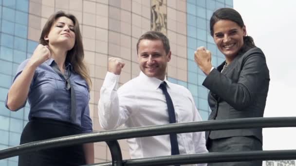 Retrato Empresarios Exitosos Felices Ciudad — Vídeos de Stock