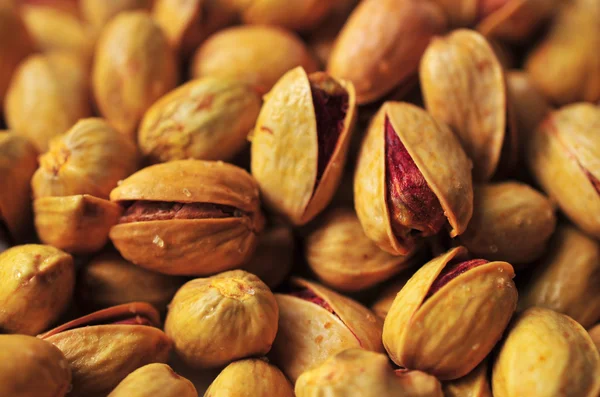 Fresh salted pistachios — Stock Photo, Image