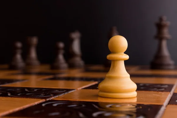 Gefotografeerd op een schaakbord — Stockfoto