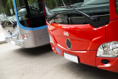 Yeni modern şehir otobüs