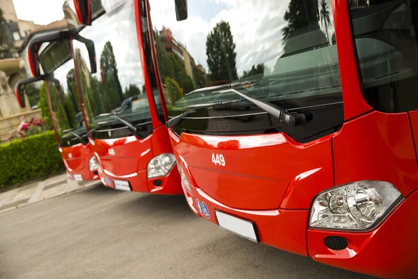 Nová moderní městský autobus — Stock fotografie