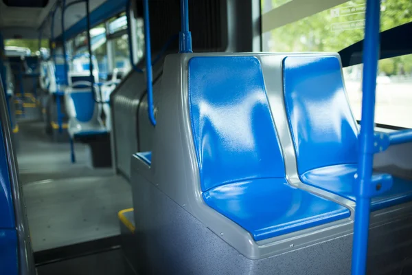 Posti a sedere in autobus urbano moderno — Foto Stock