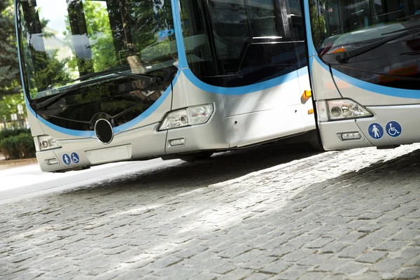 Nuevo autobús urbano moderno — Foto de Stock