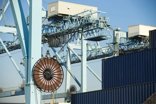 Commercial harbor with large industrial cranes — Stock Photo, Image