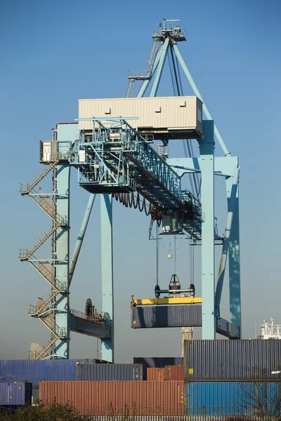 Commercial harbor with large industrial cranes — Stock Photo, Image