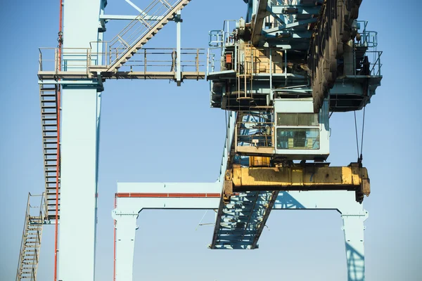 Commercial harbor with large industrial cranes — Stock Photo, Image