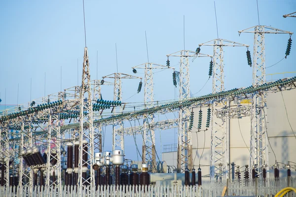Elektriciteitscentrale voor het maken van elektriciteit. — Stockfoto