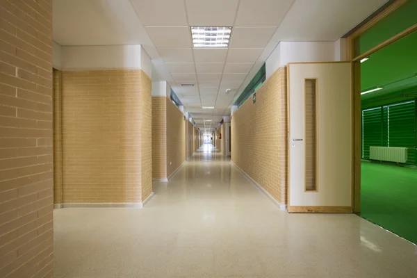 Modern public school, corridor — Stock Photo, Image