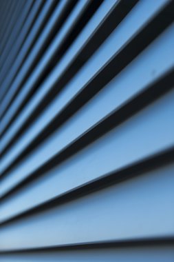 Art arda gelen artan mavi çizgiler