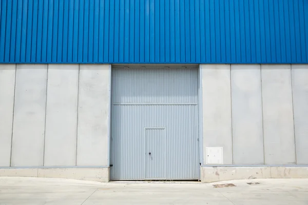 Lukket dør, utenfor fabrikken . – stockfoto