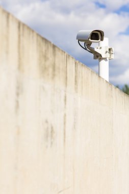 CCTV kamera. güvenlik kamerası duvarda. özel mülkiyet prote