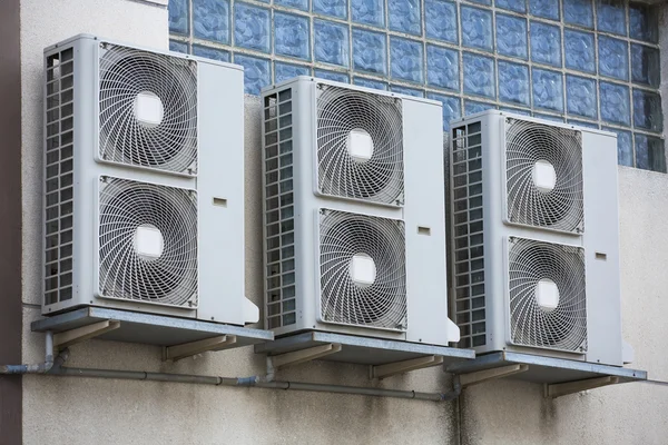 Compresor de aire acondicionado —  Fotos de Stock