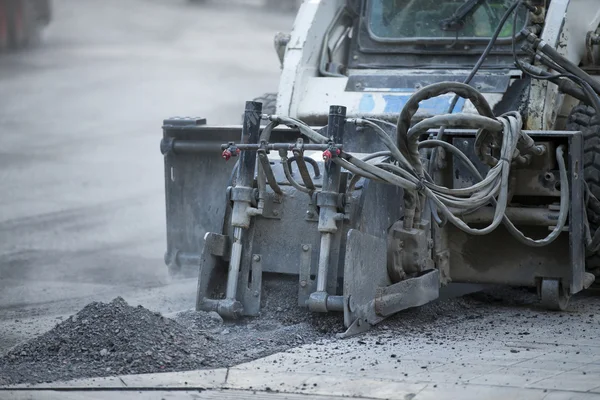 Travaux de réparation routière avec marteau-piqueur — Photo