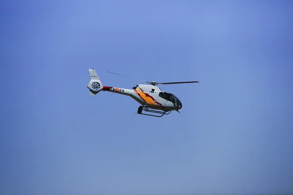 2011 in Granada, GRANADA, spain, SPAIN - JUNE 19: Aerobatic Spanish patrol (Eagle Patrol) perform at an airshow (Open day of the airbase Armilla) on June 19 — Stock Photo, Image