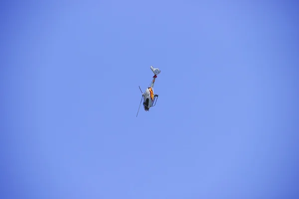 У Гранаді, Гранада, Іспанія, Іспанія - 19 червня 2011: пілотажних Іспанська патрульні (орел патруль) виступають на авіашоу (день відкритих дверей Авіабаза Armilla) 19 червня — стокове фото