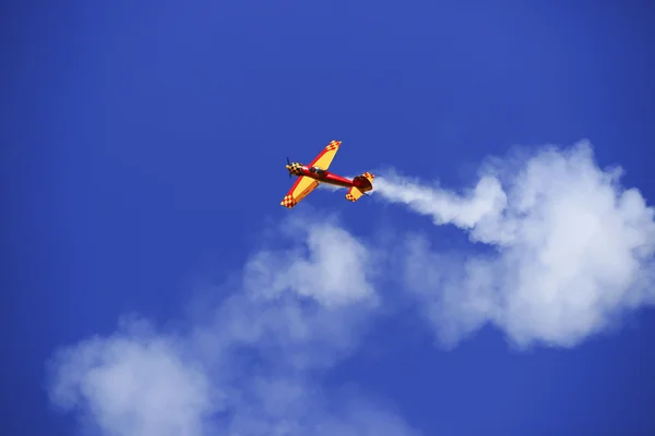 2011 in Granada, GRANADA, spain, SPAIN - JUNE 19: Aerobatic Spanish patrol (Eagle Patrol) perform at an airshow (Open day of the airbase Armilla) on June 19 — Stock Photo, Image