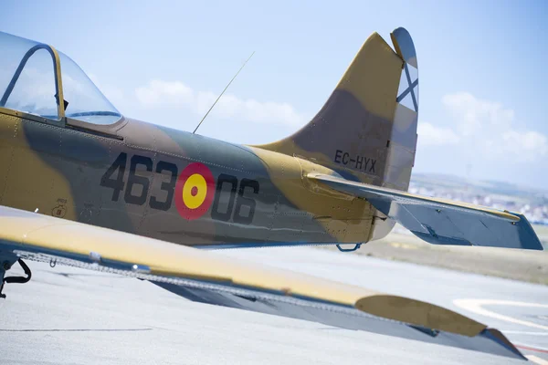 GRANADA, ESPAÑA - 18 de mayo: Patrulla Aerobática Española de Helicópteros (ASPA Patrol) realiza en exhibición aérea (10 Aniversario de Aspa Patrol en Granada) el 18 de mayo de 2014 en Granada, España — Foto de Stock