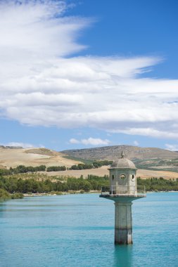 Baraj whit mavi gökyüzü