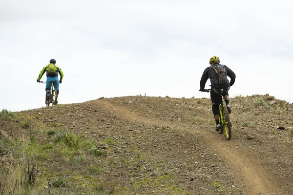 Malaga, İspanya - 30 Mart: Bilinmeyen yarışçı dağ bisikleti "Büyük yolculuk açık de İspanya de Enduro" 30 Mart 2014 tarihinde Malaga, İspanya rekabet — Stok fotoğraf