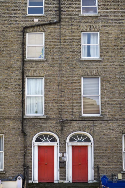 Fotografía de un fondo rojo de la puerta —  Fotos de Stock