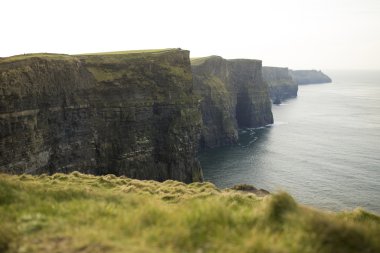 Clare, İrlanda 'da anne kayalıkları