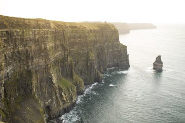 Clare, İrlanda 'da anne kayalıkları