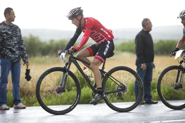 Granada, Hiszpania - 1 czerwca: Nieznany zawodnik na konkursie mountain Bike "La Mamut Padul rower" na 1 czerwca 2014 w Granada, Hiszpania — Zdjęcie stockowe