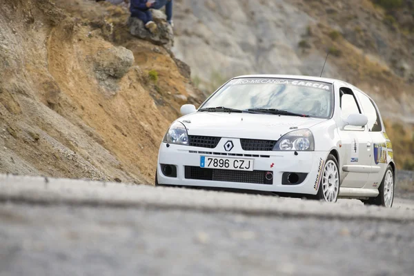 Granada, Spanyolország - Sep 27: Ismeretlen versenyző, a "Primer Rally-Crono el Purche", a szeptember 27, 2014, Granada, Spanyolország. — Stock Fotó