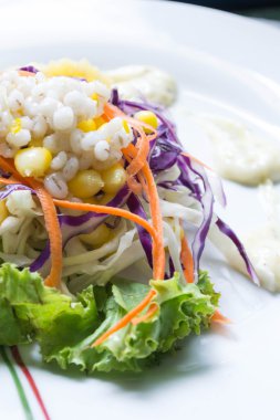 tahıl salata ve krem