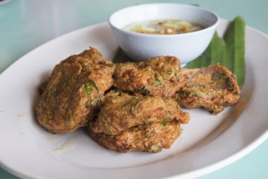 Tay gıda, baharatlı balık köftesi
