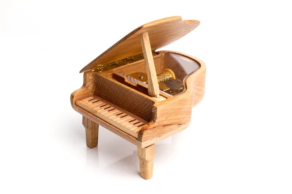 Caixa de música piano isolado no fundo branco — Fotografia de Stock